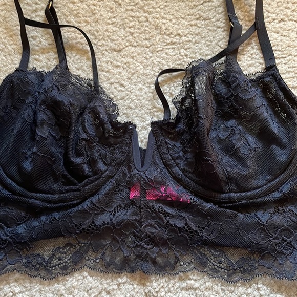 Black Lace Bra - Picture 10 of 10